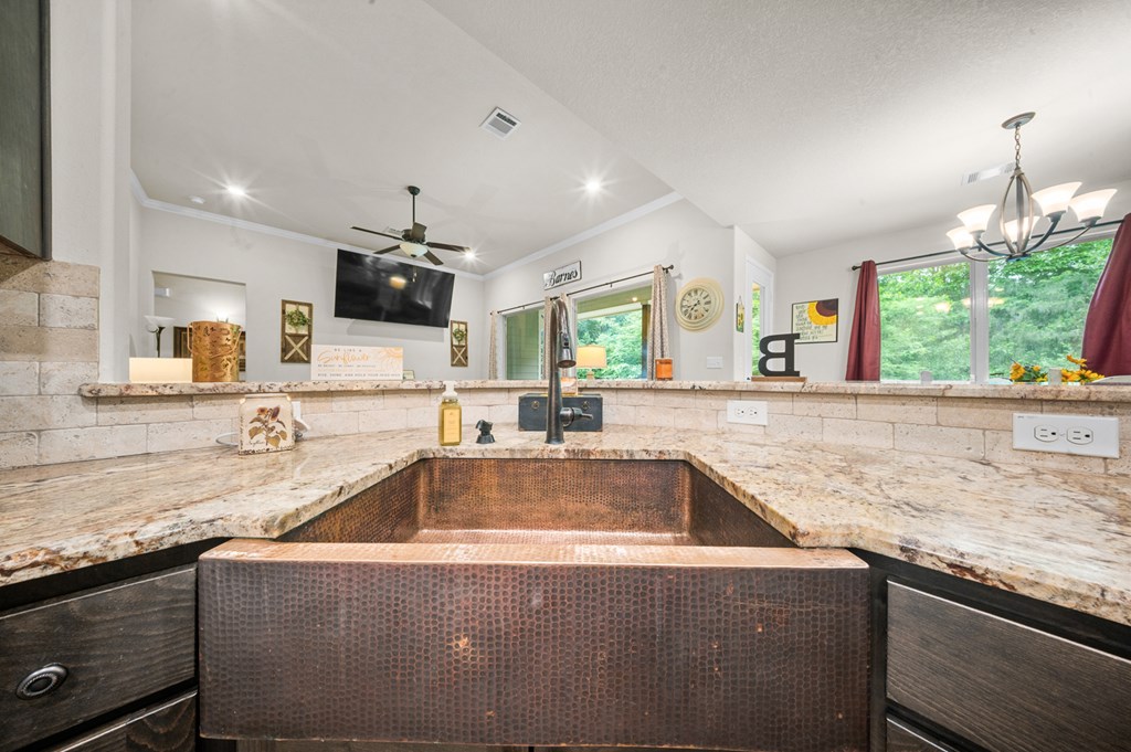 904 Starnes Circle Property Photo 7