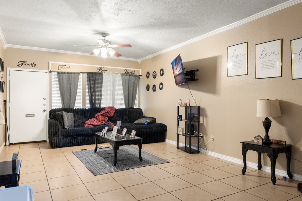 908 Pearl Property Photo 2