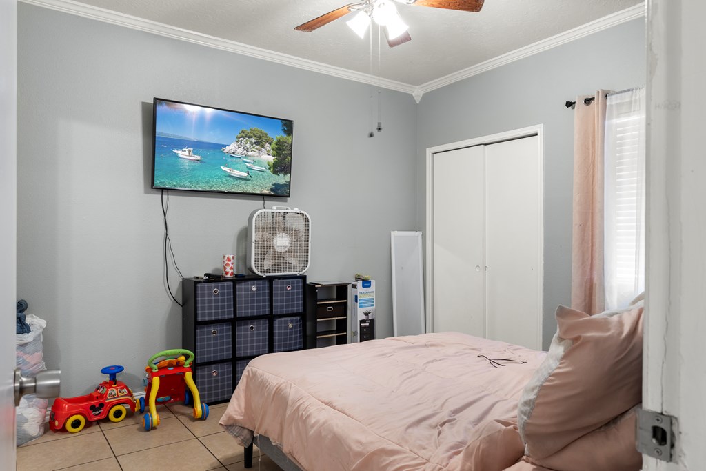 908 Pearl Property Photo 6
