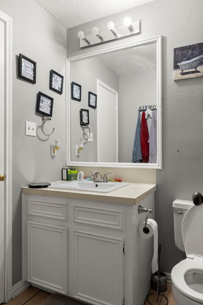 908 Pearl Property Photo 8