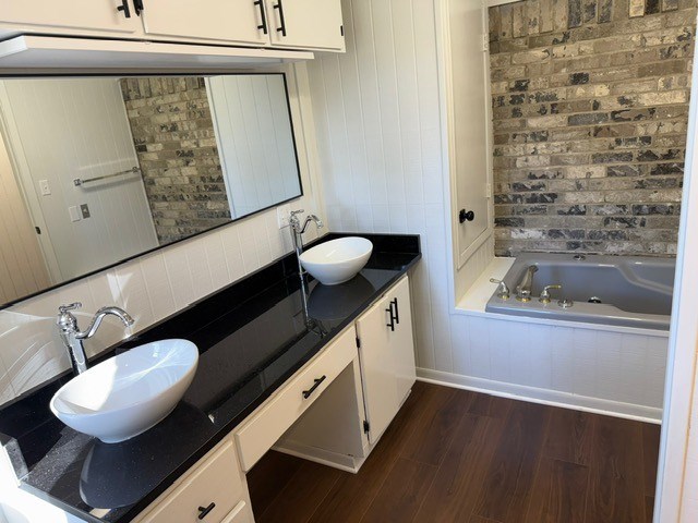 228 Ellington Property Photo 4