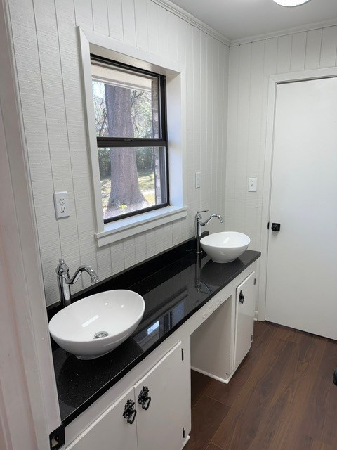 228 Ellington Property Photo 7