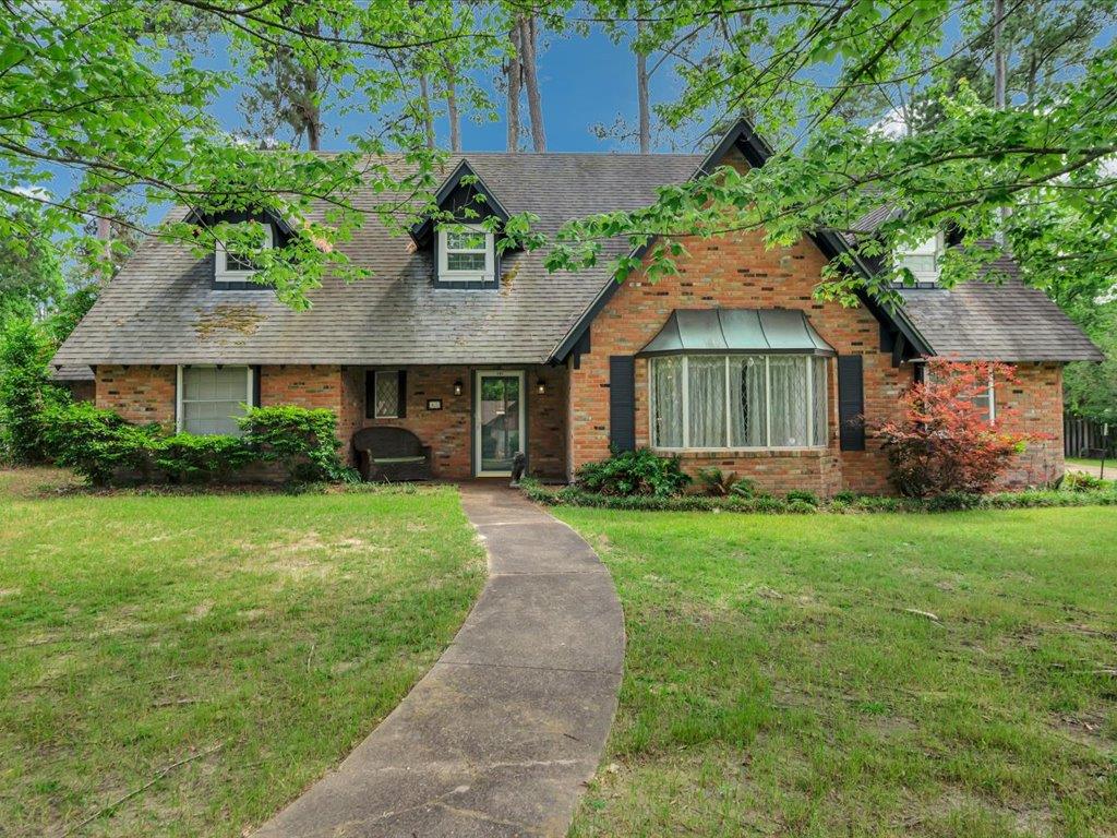 805 Spring Valley Drive Property Photo 1