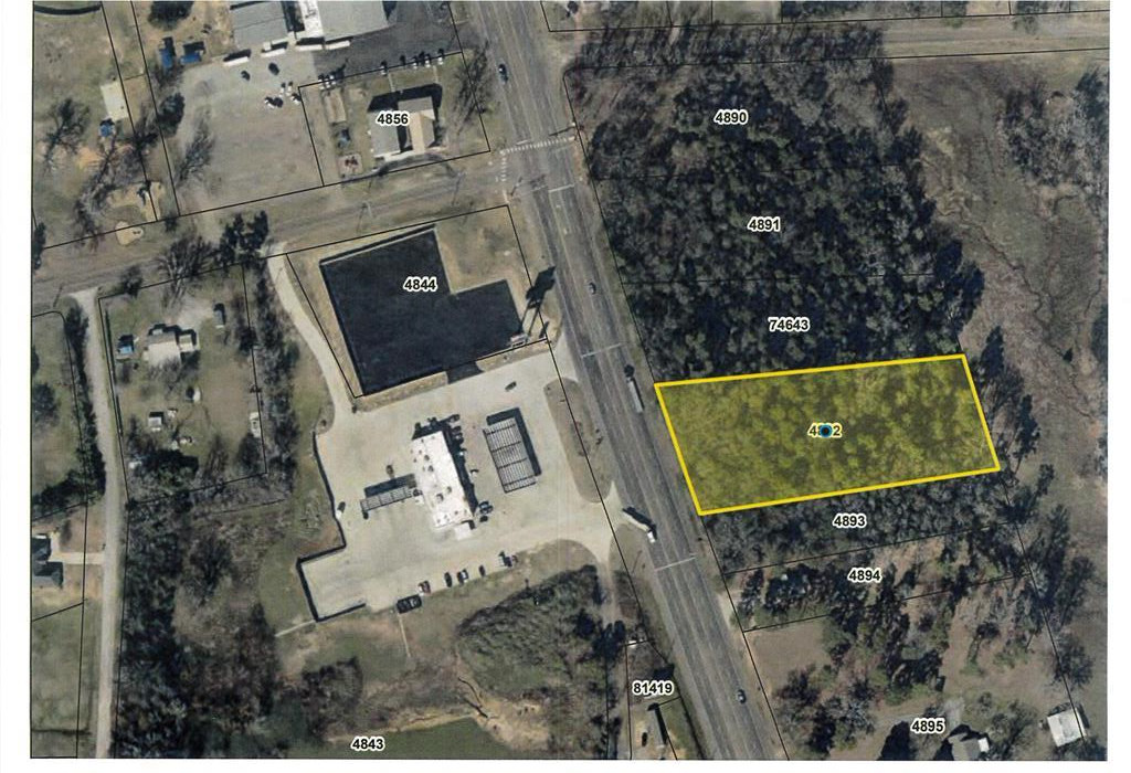 10118 Us Highway 259 N Property Photo 1