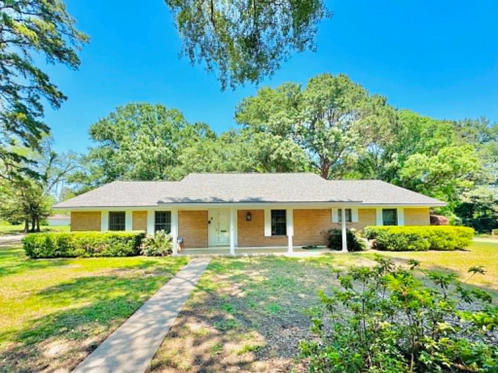 8 Lane Property Photo 1