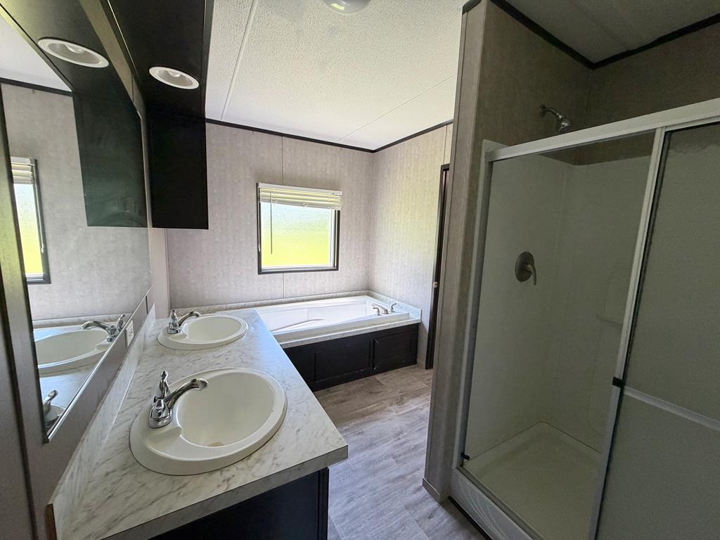 1040 Berry Road Property Photo 24