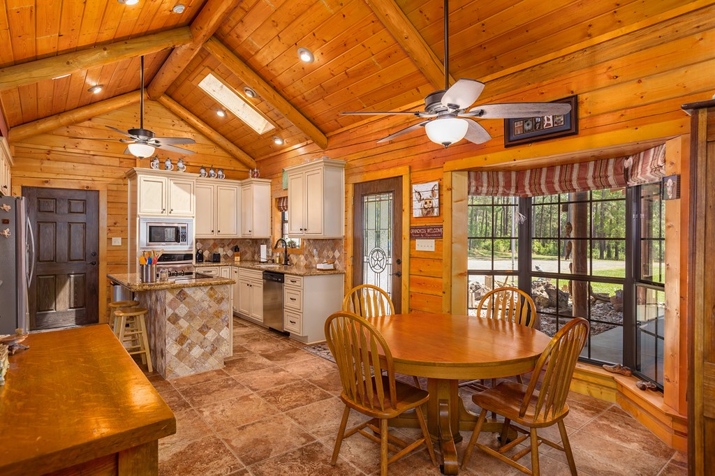 560 Pr 8525 Property Photo 8