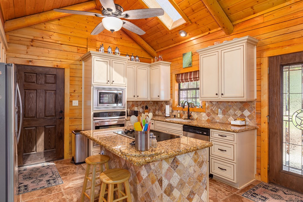 560 Pr 8525 Property Photo 13