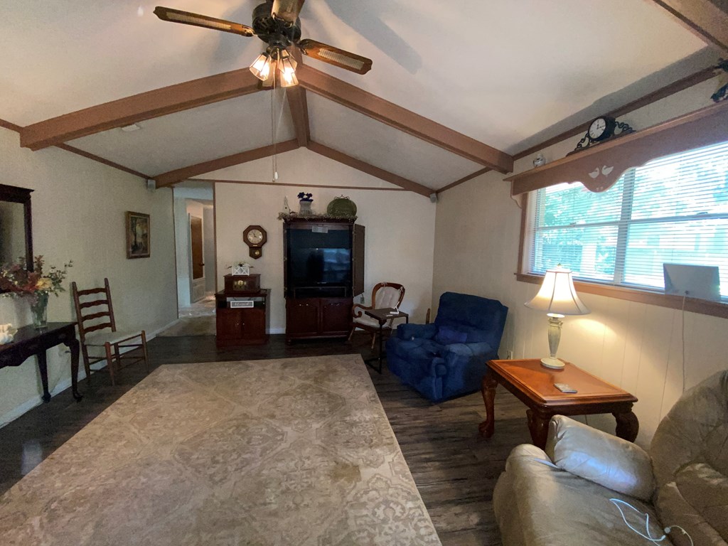 302 Cunningham Drive Property Photo 5