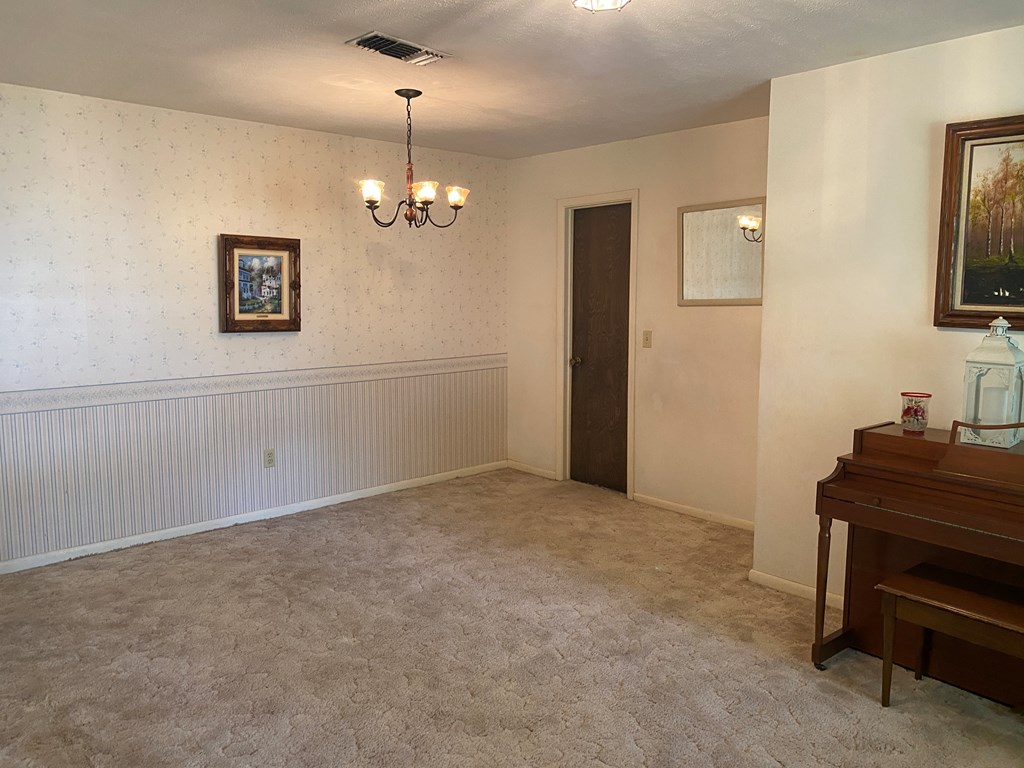 302 Cunningham Drive Property Photo 11