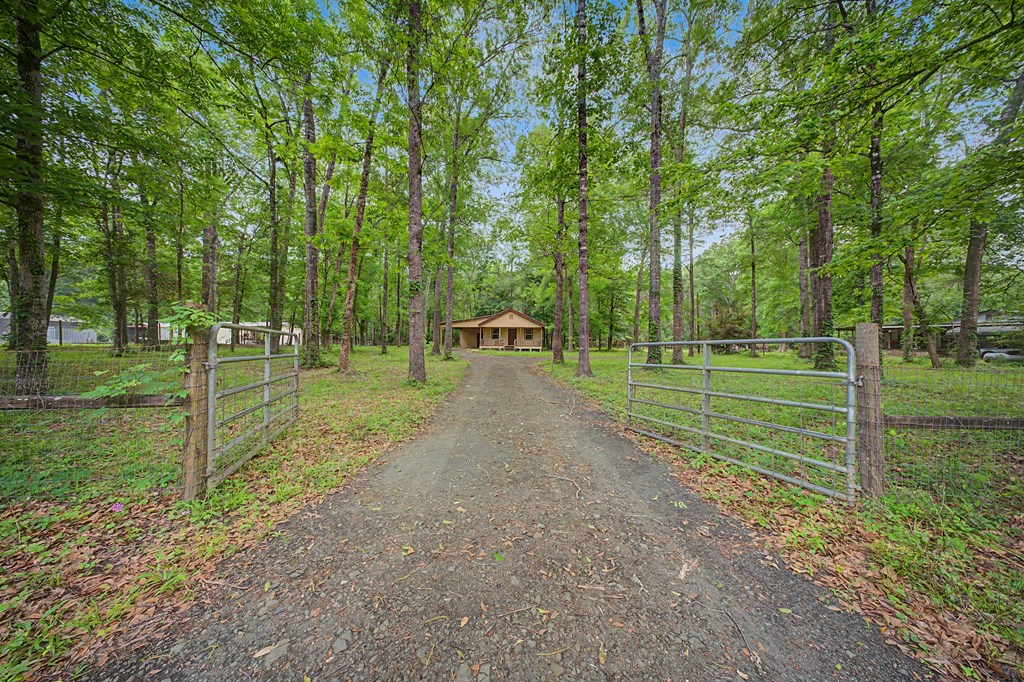 447 Private Rd 6180 Property Photo 2