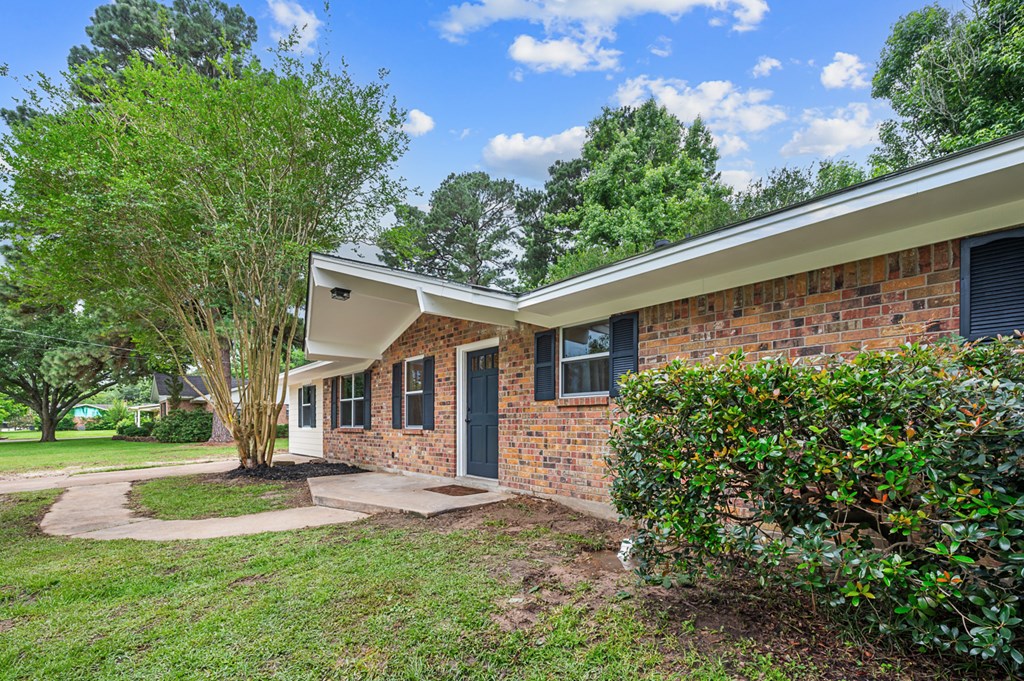 1504 Spruce Property Photo 3