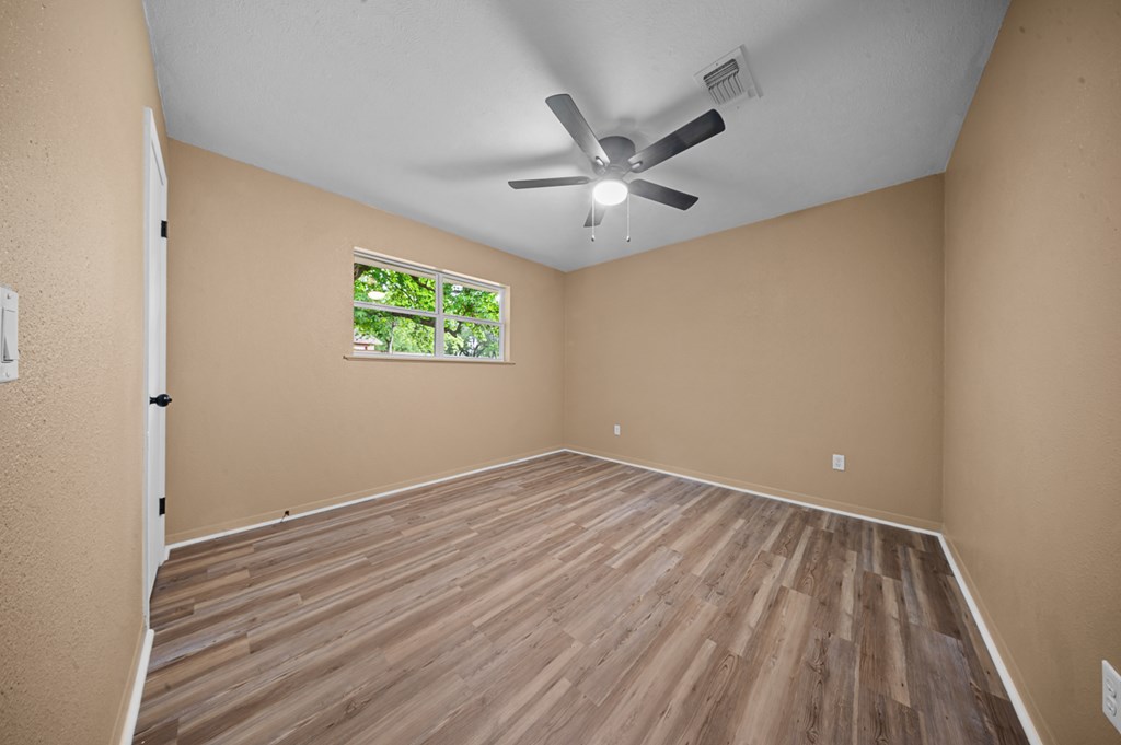 1504 Spruce Property Photo 12
