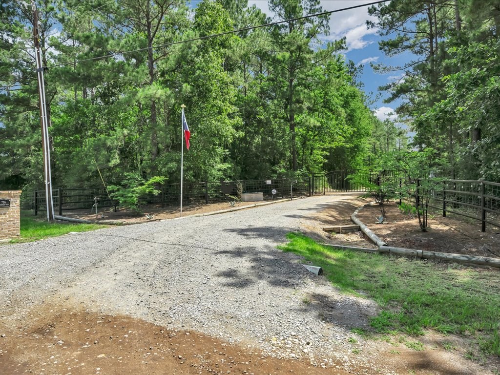716 Mountainview Road Property Photo 3