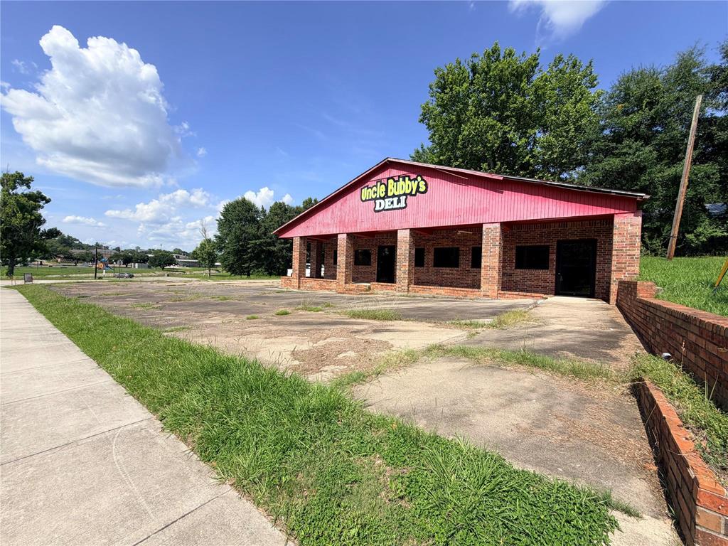 400 S Main Street Property Photo 1