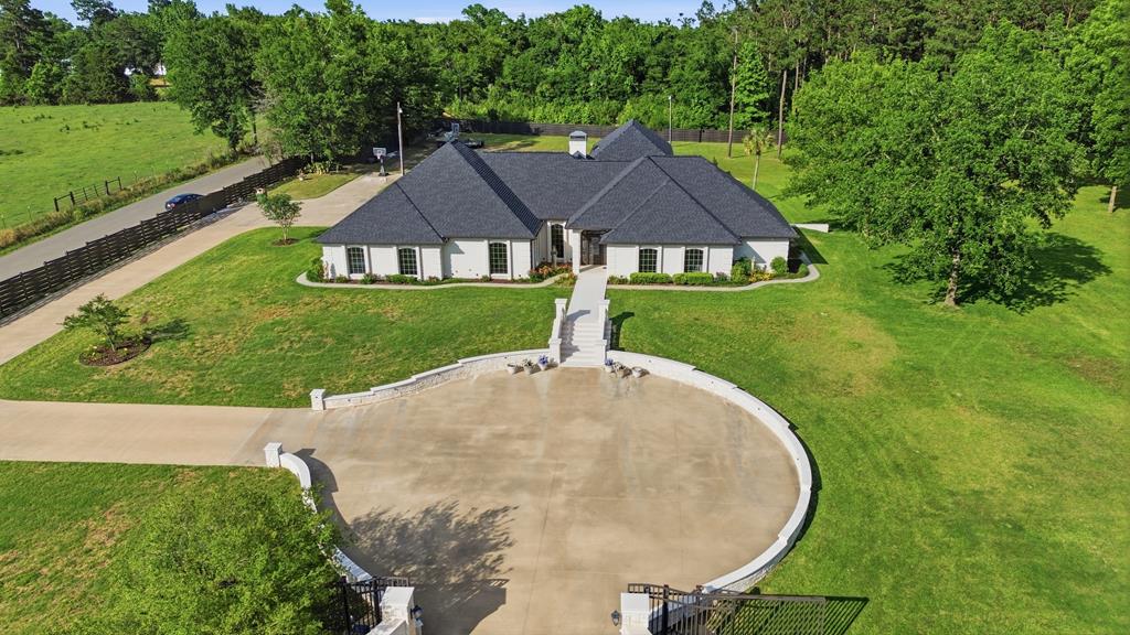 103 Holly Property Photo 1