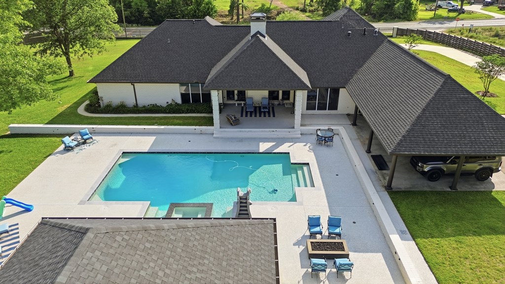 103 Holly Property Photo 8