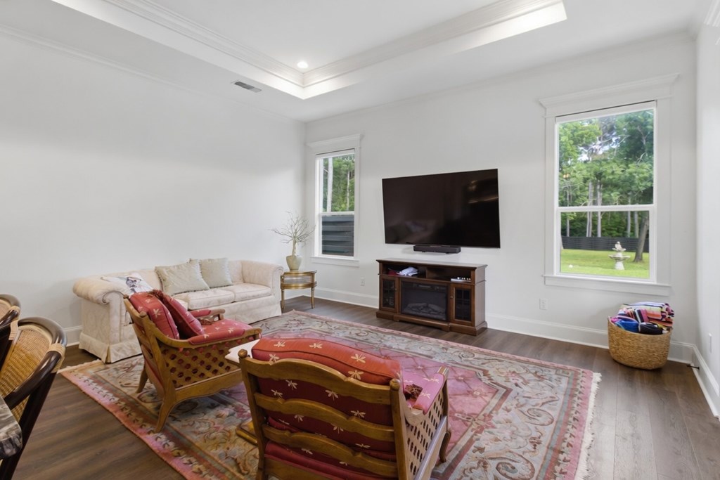 103 Holly Property Photo 43