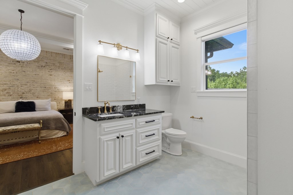103 Holly Property Photo 45