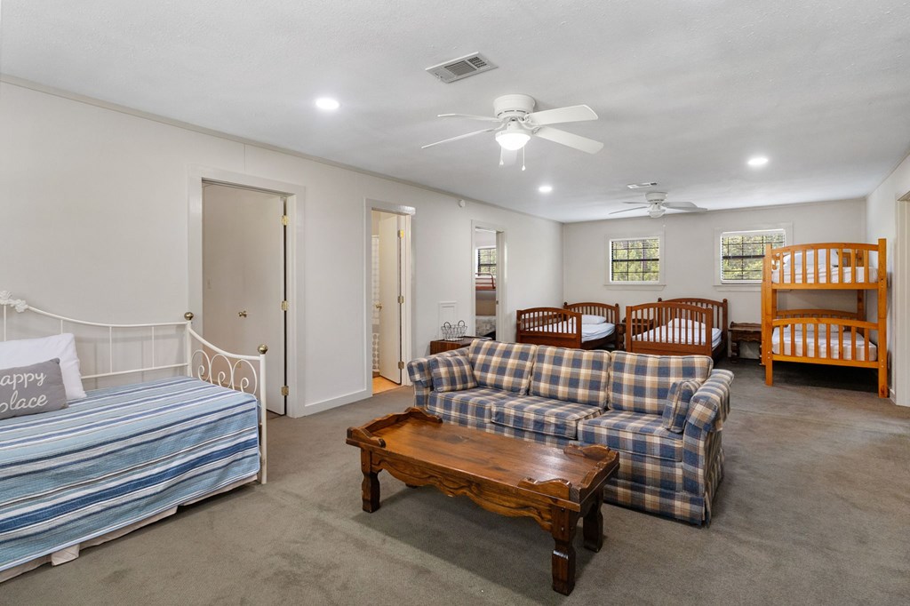 264 Wildbriar Drive Property Photo 15