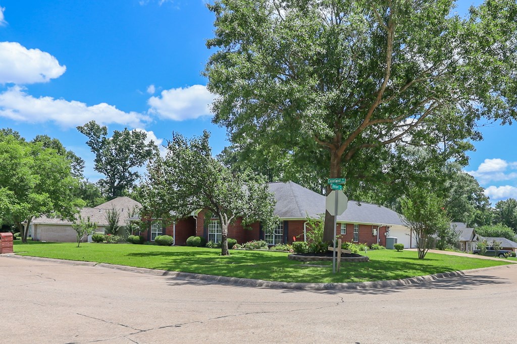 2501 Copeland Street Property Photo 4