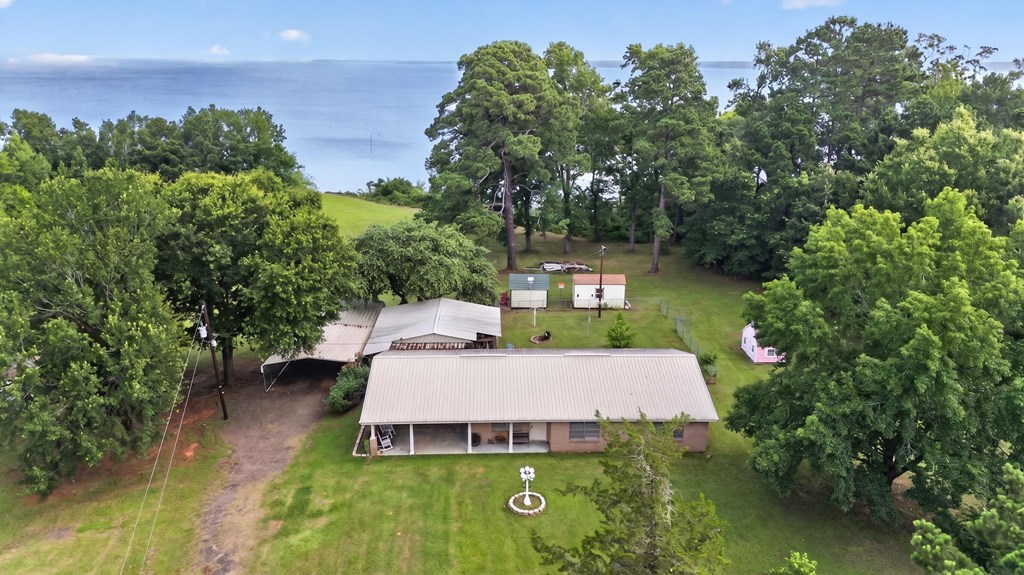4405 Carters Ferry Rd E Property Photo 6