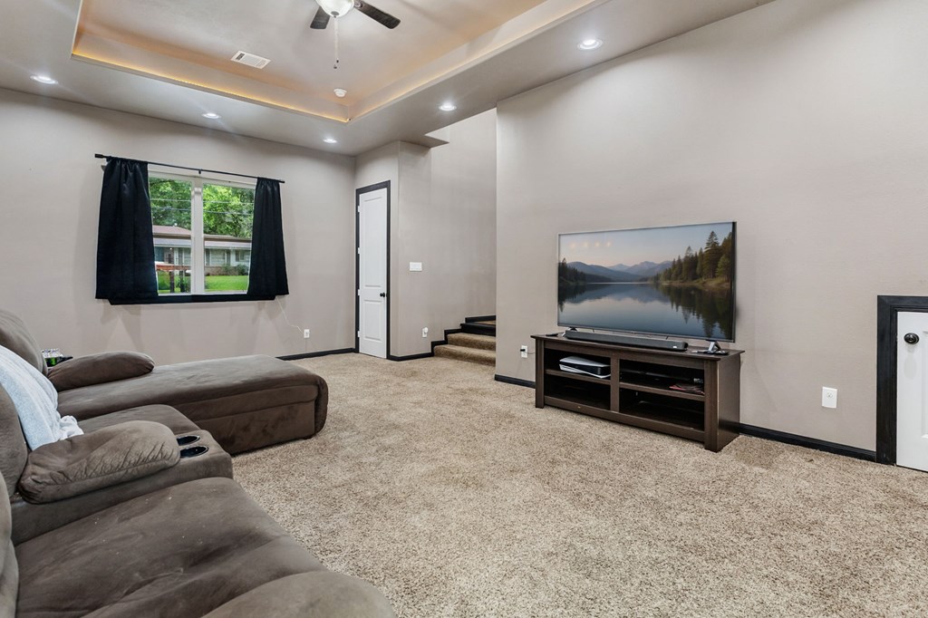 1127 Mantooth Avenue Property Photo 8