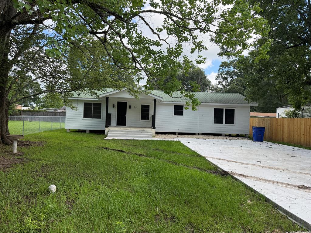 210 E Doel Bean Street Property Photo 1