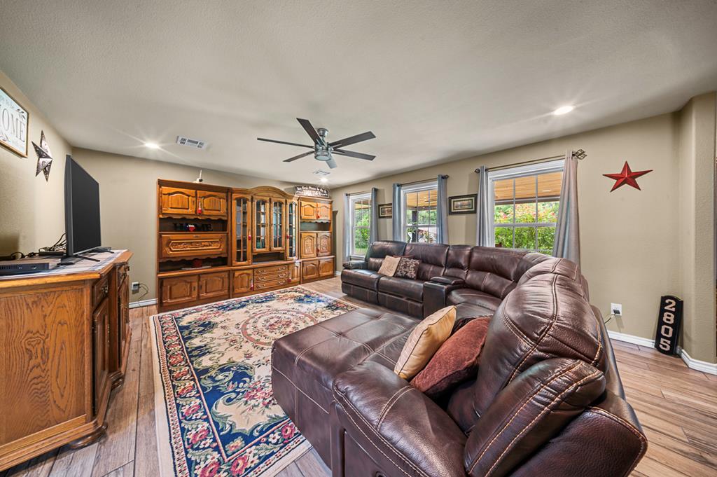 2805 Fm 1005 Property Photo 15