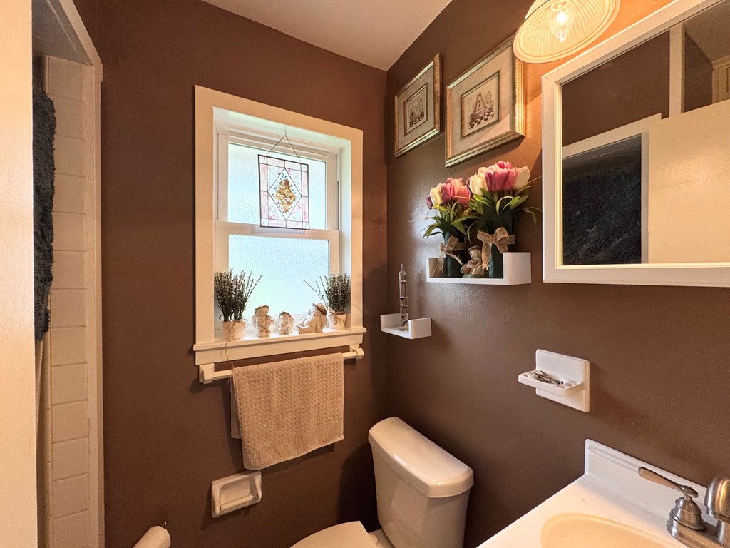 208 Robinhood Property Photo 10
