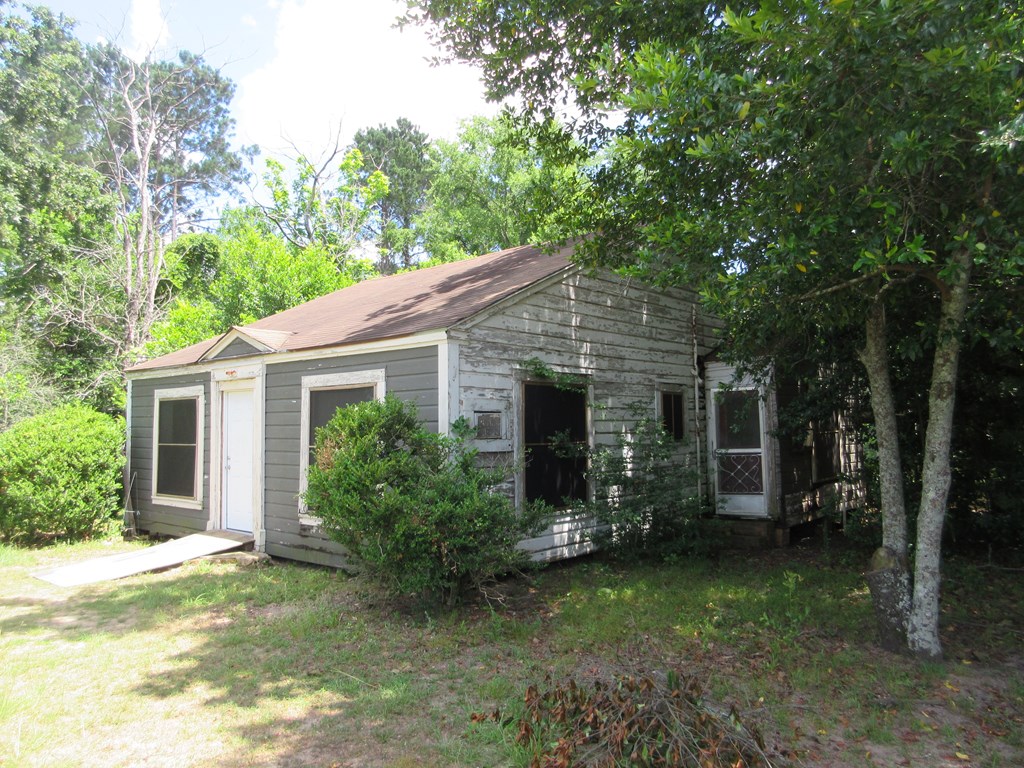 3302 Center Road Property Photo 2