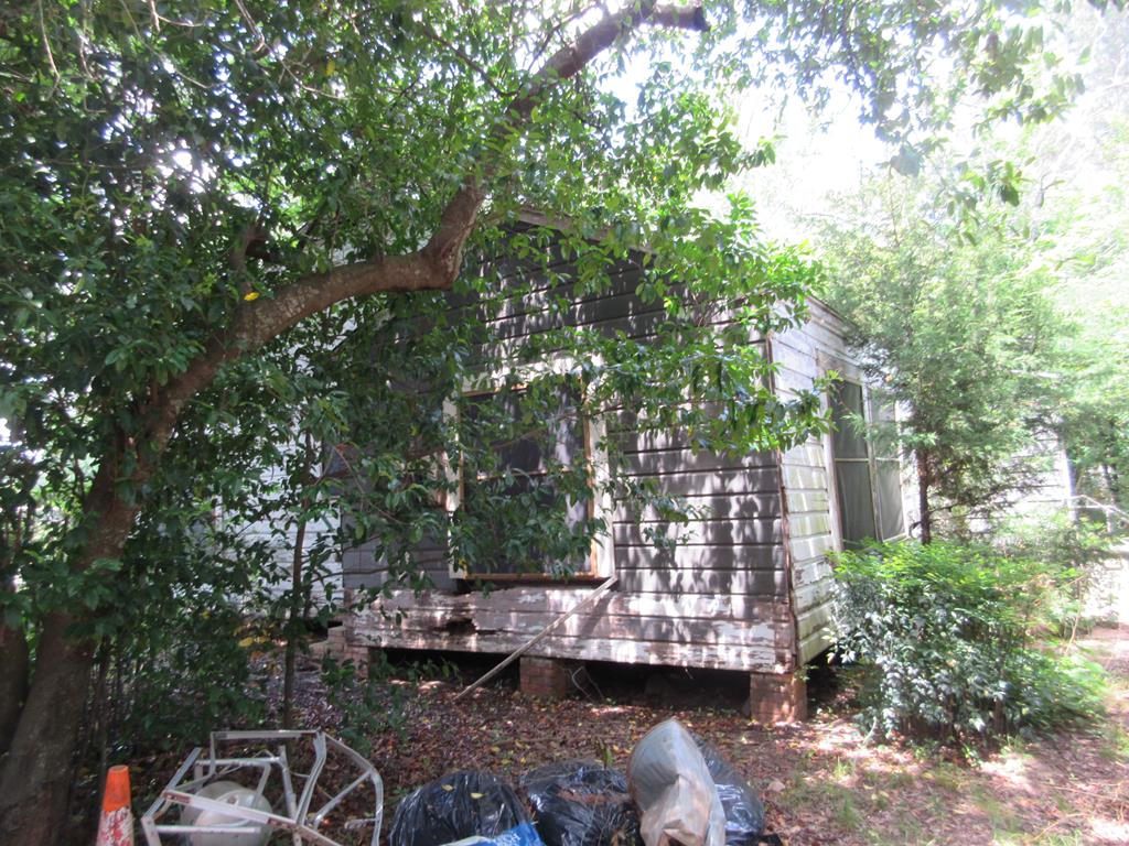 3302 Center Road Property Photo 8