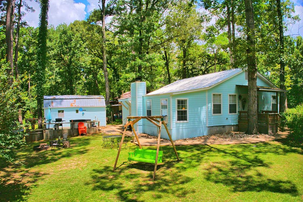 1068 Forest Glen Drive Property Photo 1