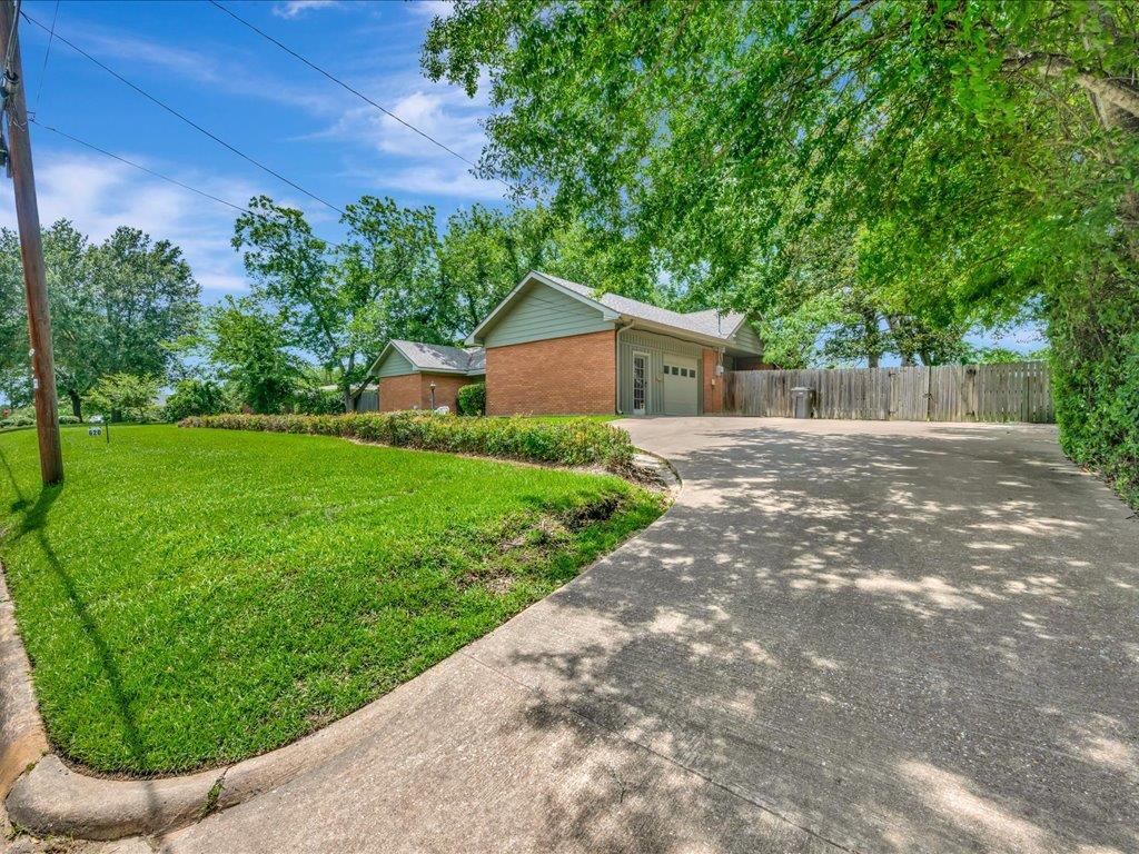 620 Jefferson Avenue Property Photo 4