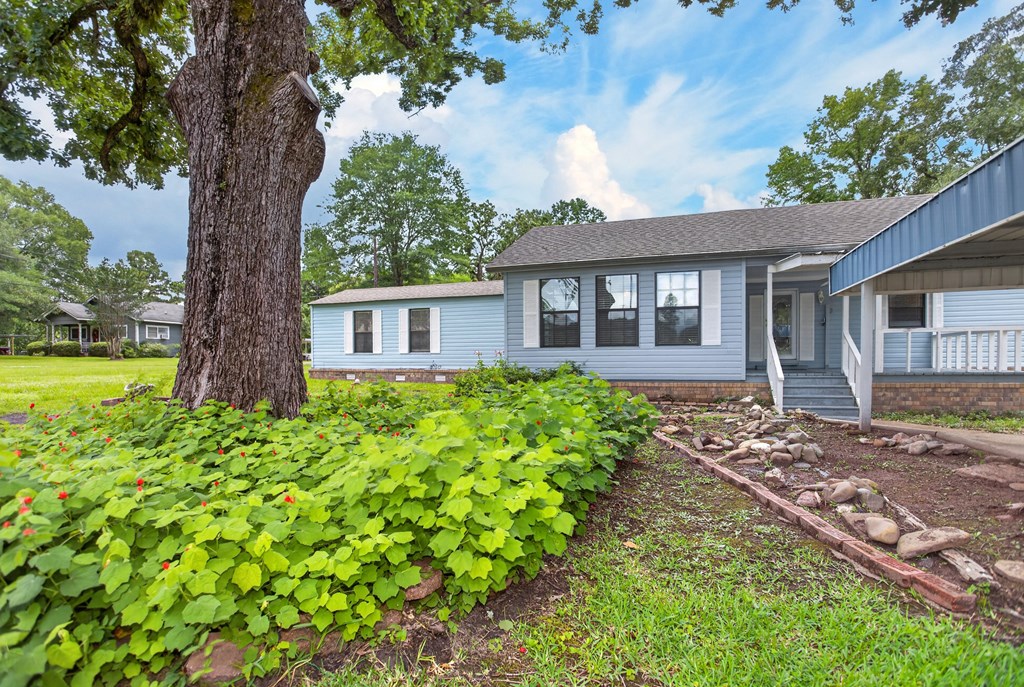 1404 Rice Street Property Photo 3