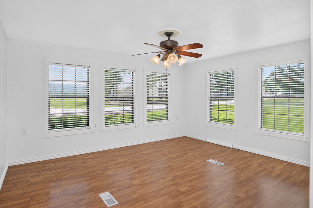 1404 Rice Street Property Photo 7
