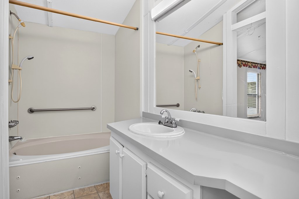 1404 Rice Street Property Photo 10