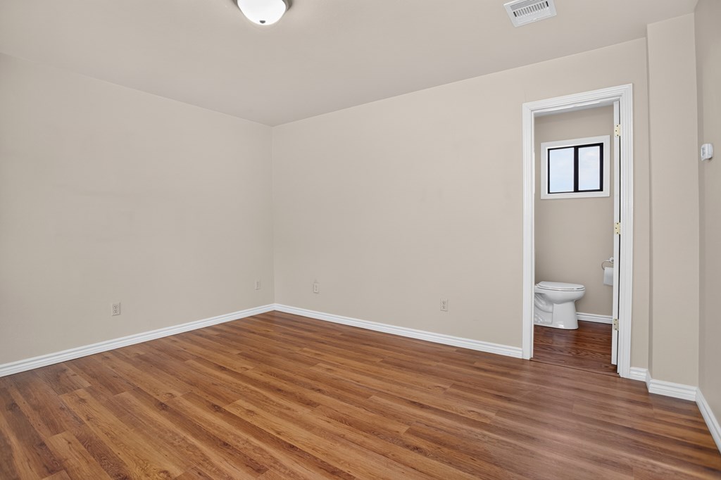 1404 Rice Street Property Photo 13
