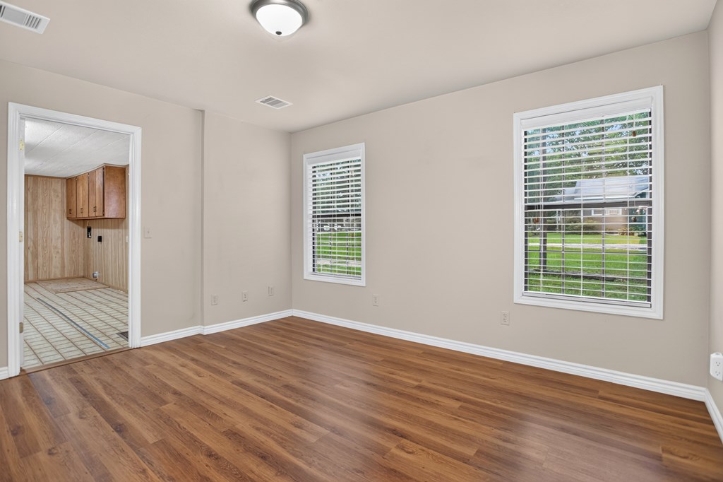 1404 Rice Street Property Photo 14