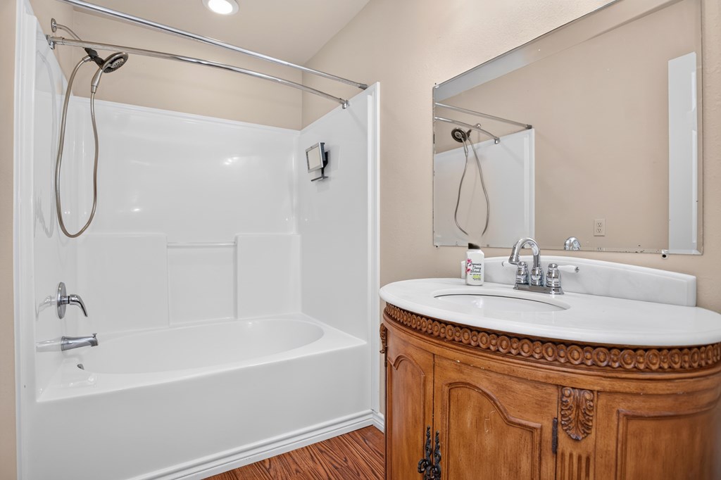 1404 Rice Street Property Photo 15