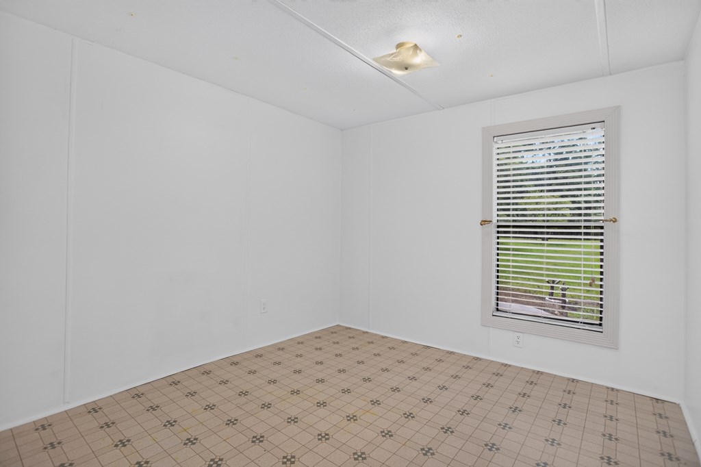 1404 Rice Street Property Photo 17