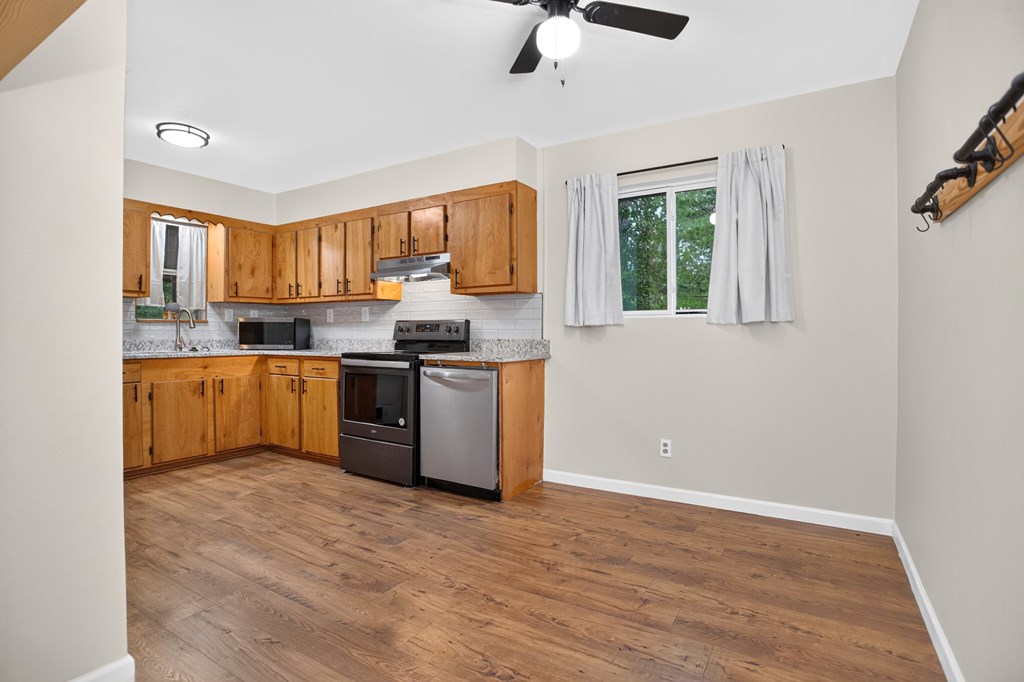 372 Miles Road Property Photo 5