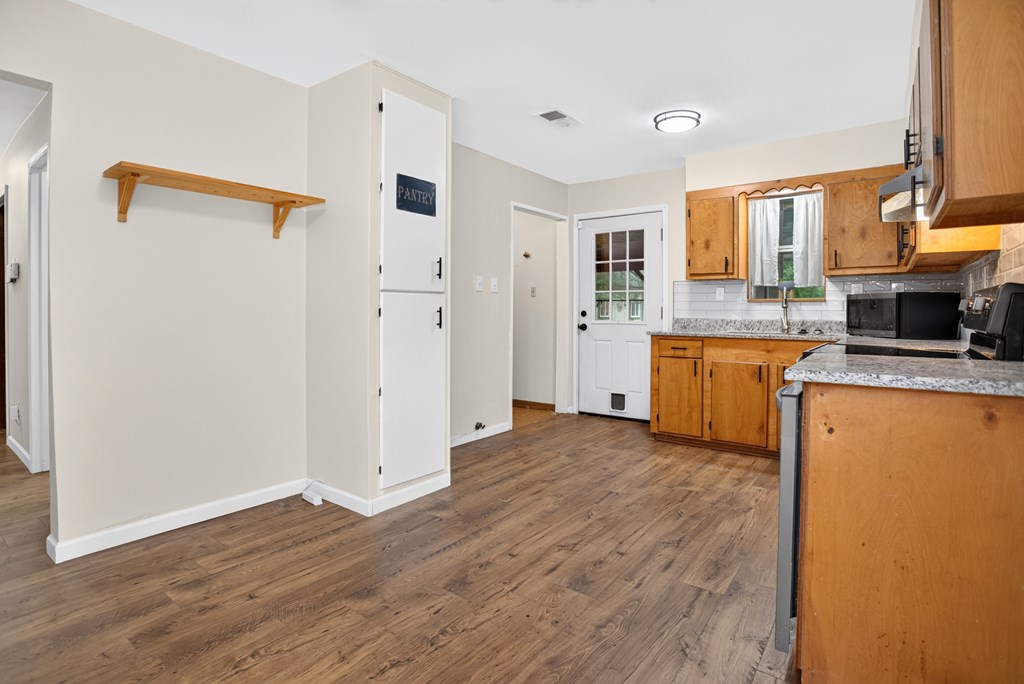 372 Miles Road Property Photo 6