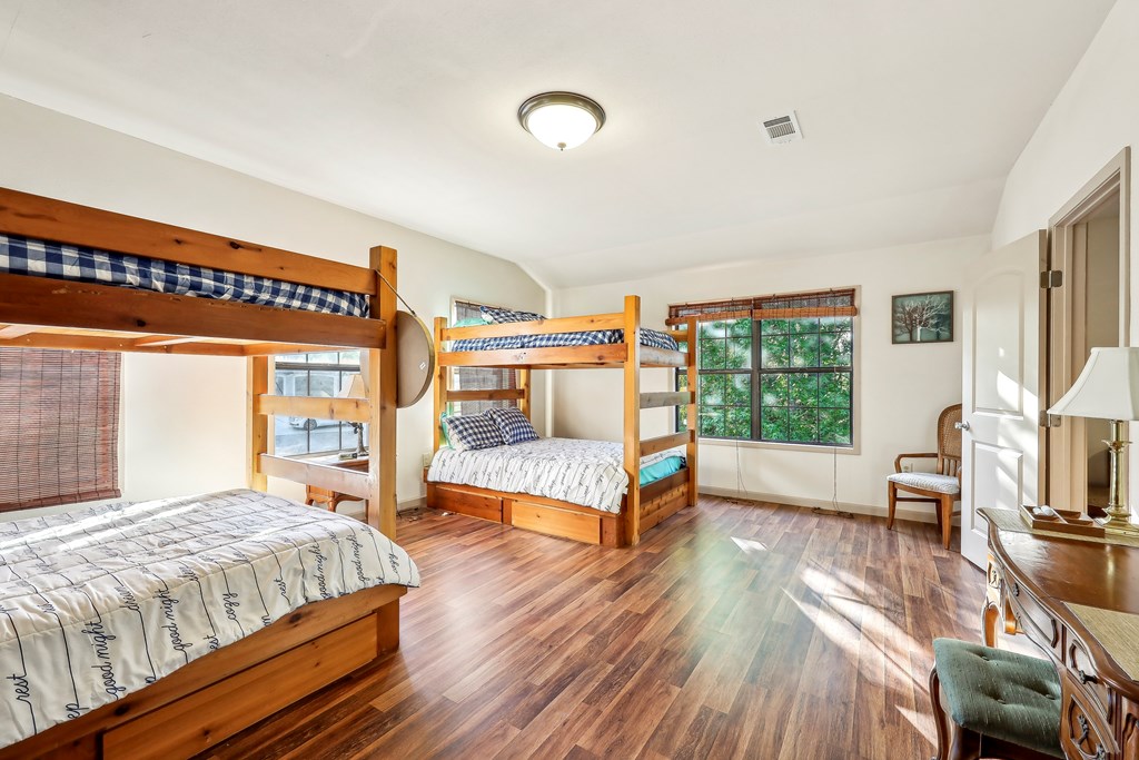 225 Mcgregor Drive Property Photo 45