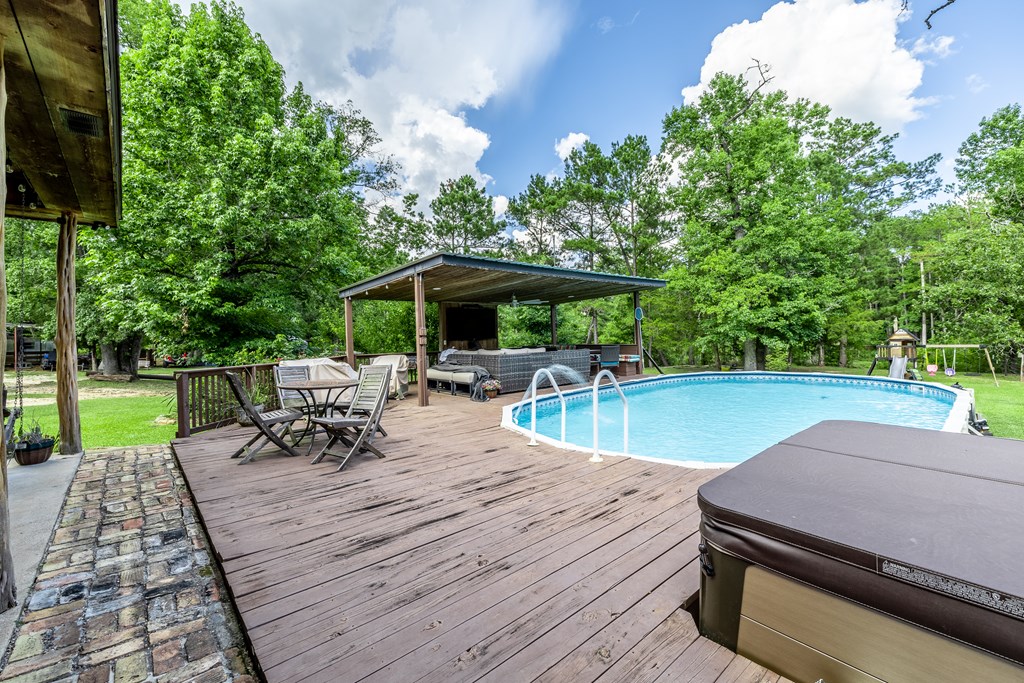 2240 Whitehead Road Property Photo 12