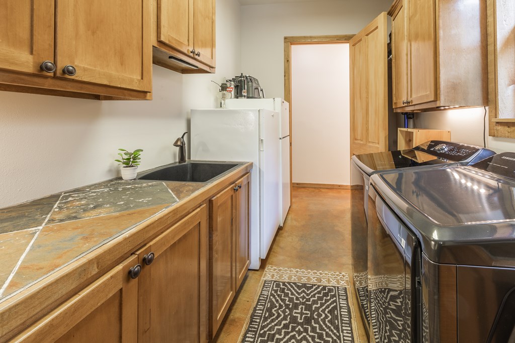 2240 Whitehead Road Property Photo 53