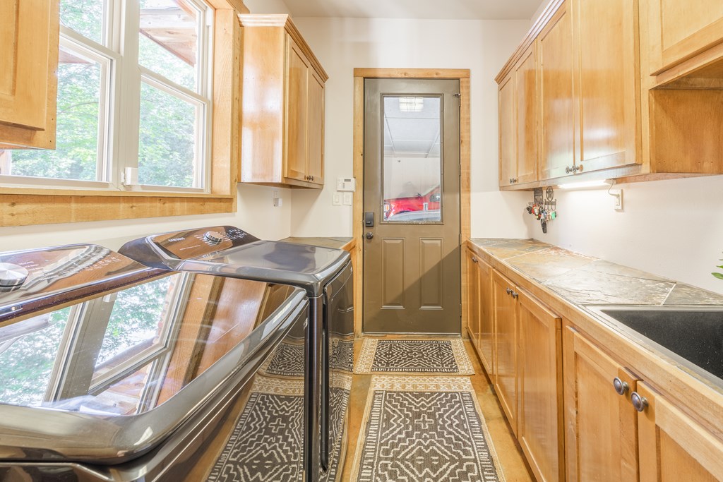 2240 Whitehead Road Property Photo 55