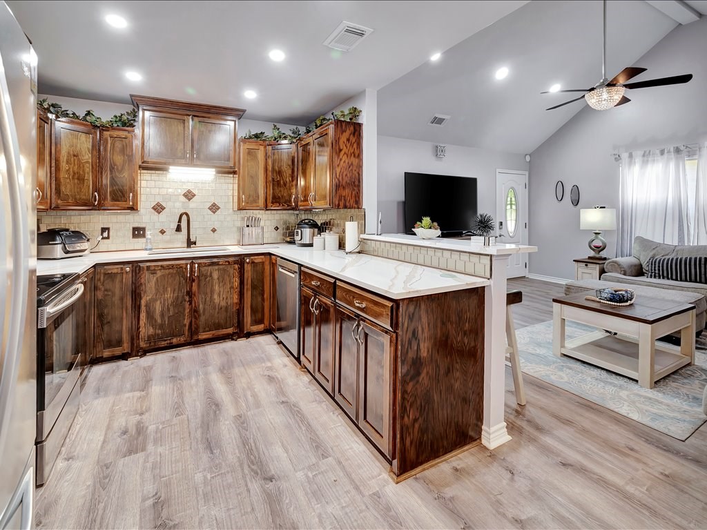 343 Cedaridge Property Photo 13