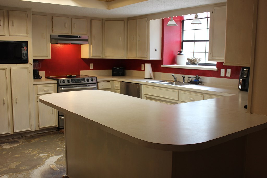 1208 North Wheeler Property Photo 5