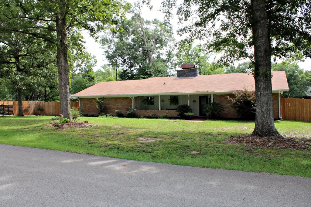 103 Lake Drive Property Photo 1